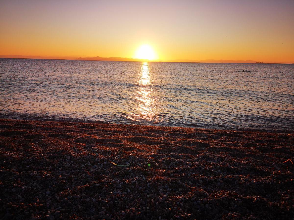 Sea&Sun Glyfada Apartment Ateny Zewnętrze zdjęcie